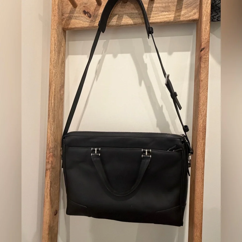Tumi Astor Regis Black Leather Briefcase Messenger Laptop Bag - 93211D